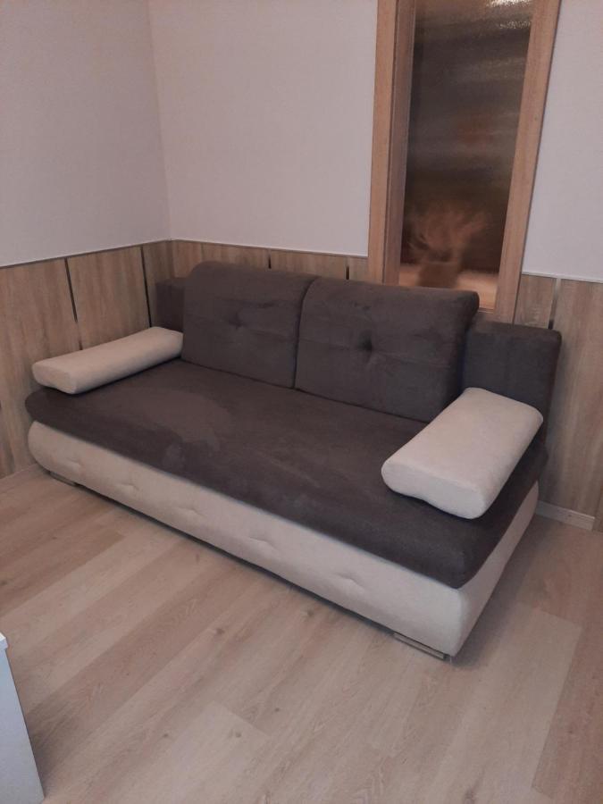 Fenyo Apartman Appartamento Nagykáta Esterno foto
